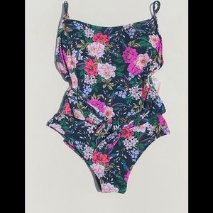 Brand new swimsuit by Jessica Simpson
